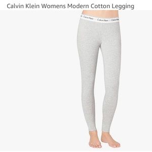 Brand New with Tags Calvin Klein Womens Modern Cotton Sleepwear
Small/Grey